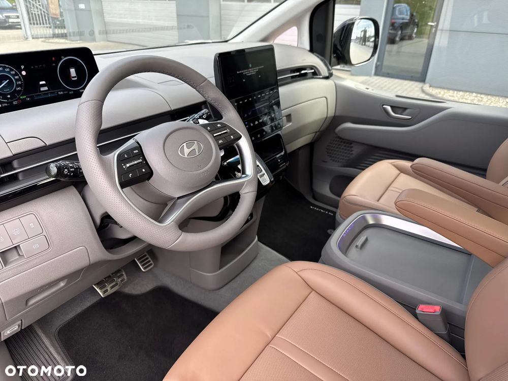 Hyundai Staria 1.6 T-GDI HEV Luxury - 9