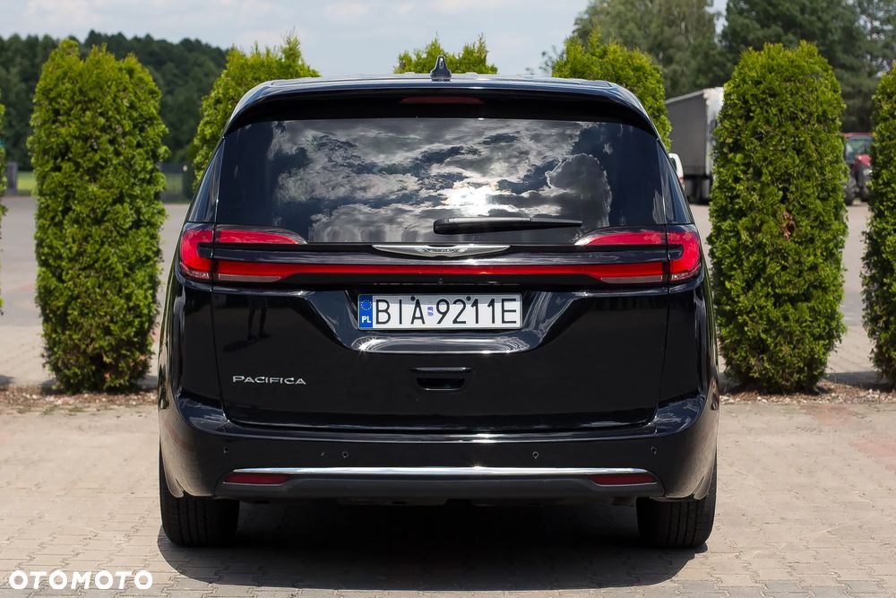 Chrysler Pacifica - 12