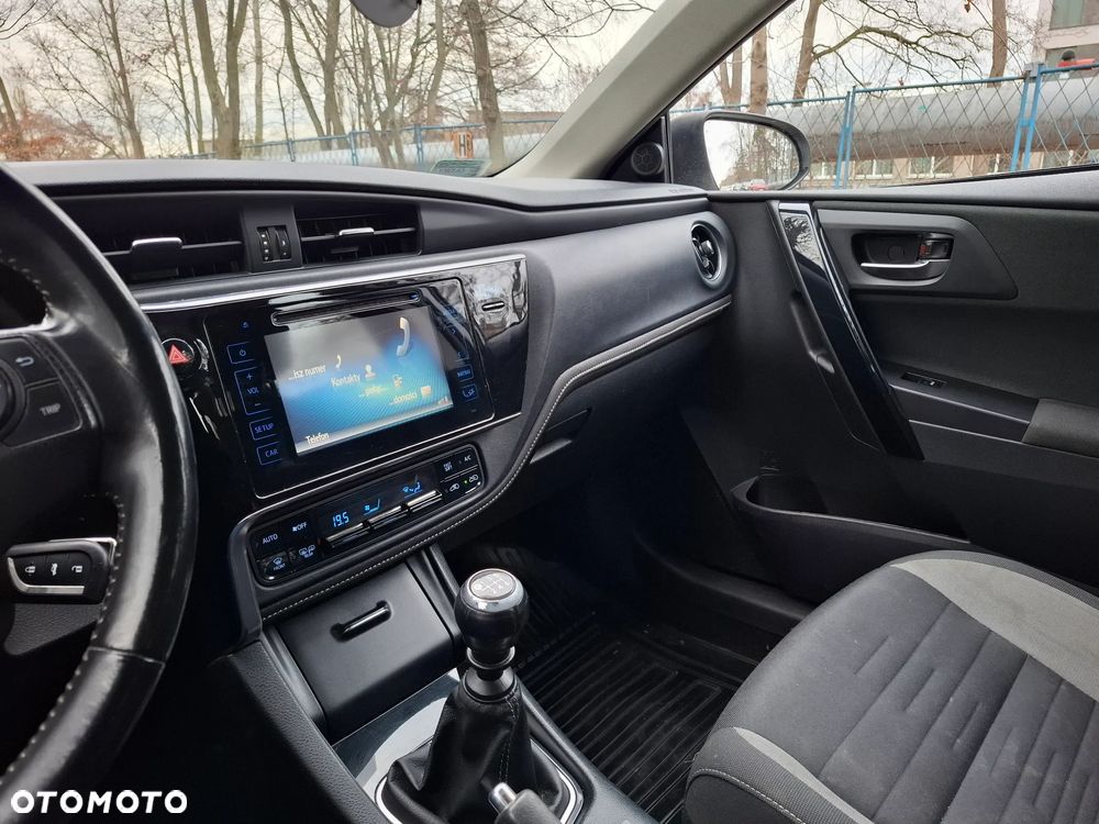 Toyota Auris 1.6 Luna - 8