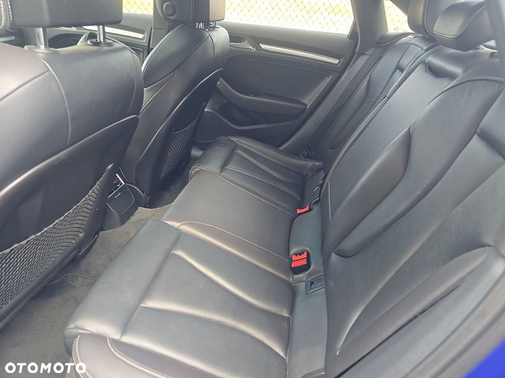 Audi S3 S tronic - 11