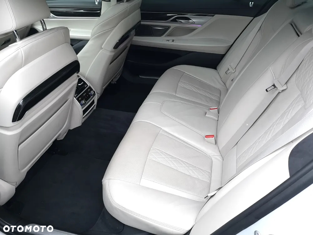BMW Seria 7 740Ld xDrive - 26