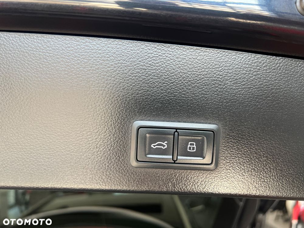 Audi A6 Avant 2.0 TDI Ultra S tronic - 24