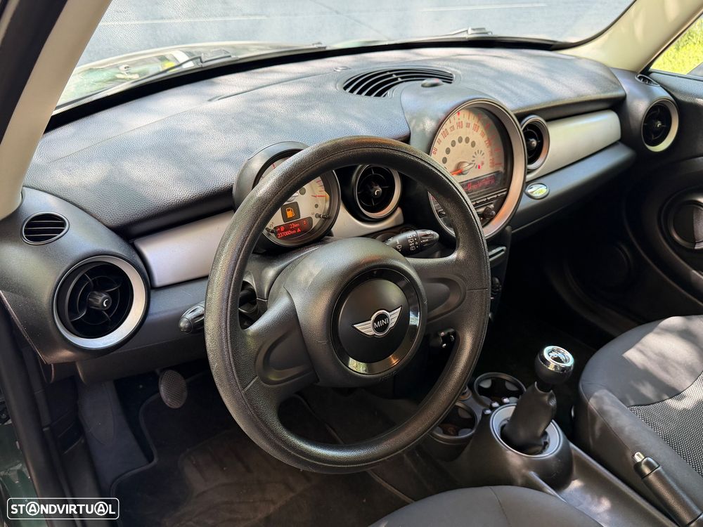 MINI 3 Portas One D - 19