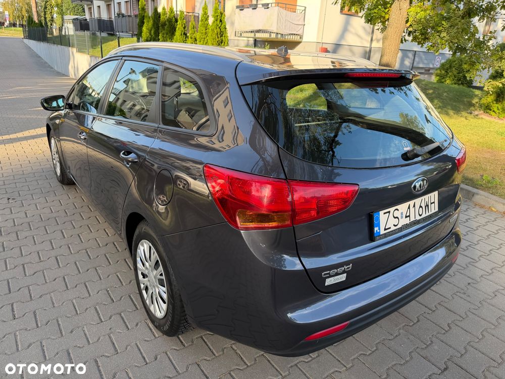 Kia Ceed - 12