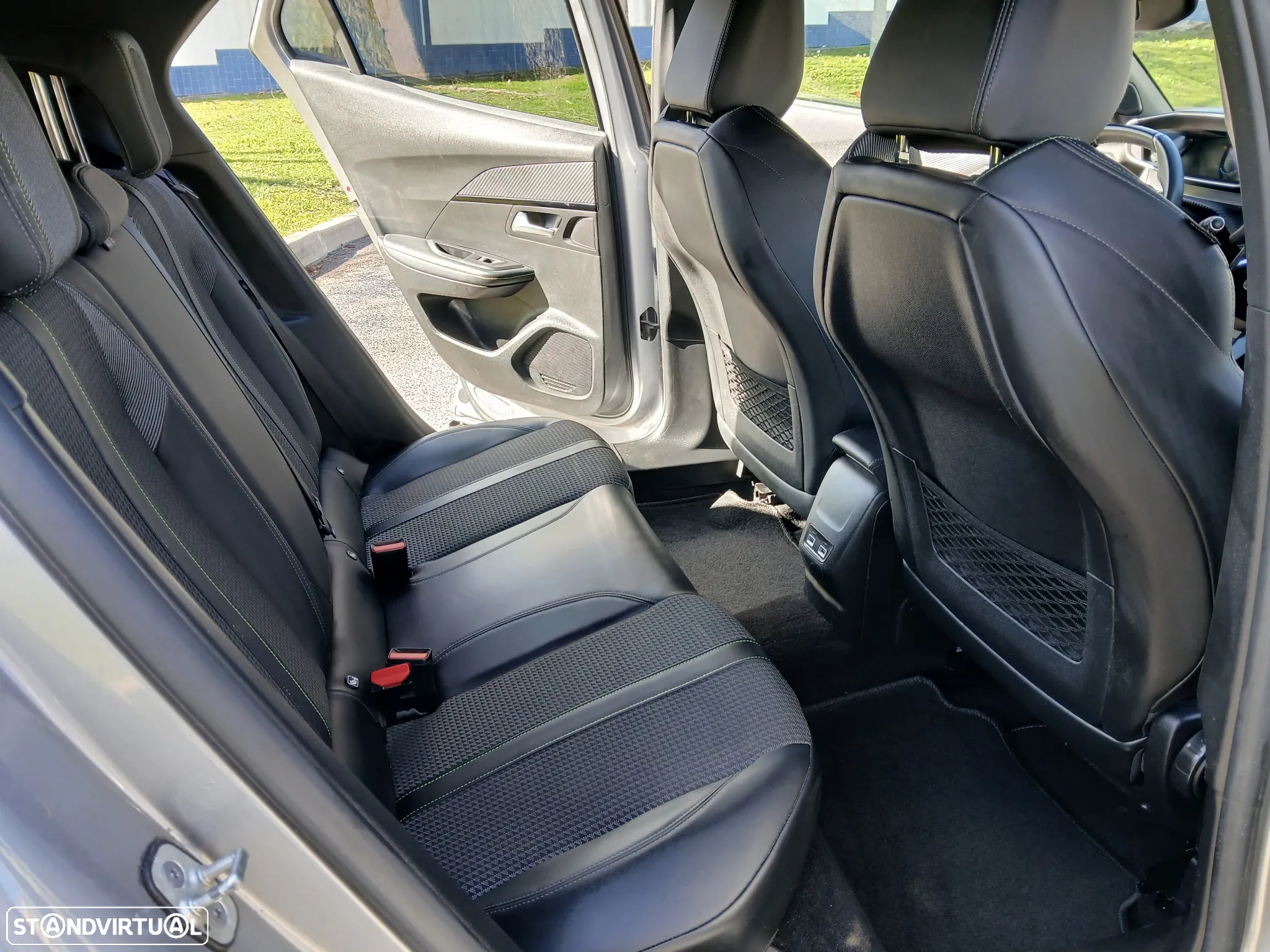 Peugeot 2008 PureTech 130 Stop&Start GT-Line Edition - 17
