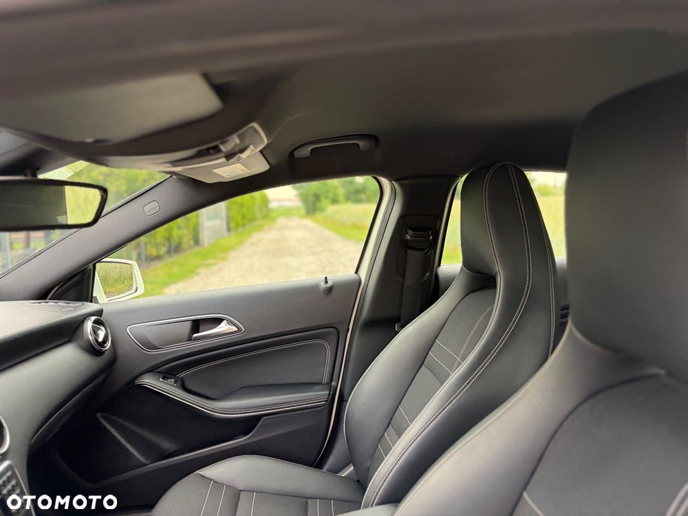 Mercedes-Benz Klasa A 180 BlueEfficiency Edition - 30