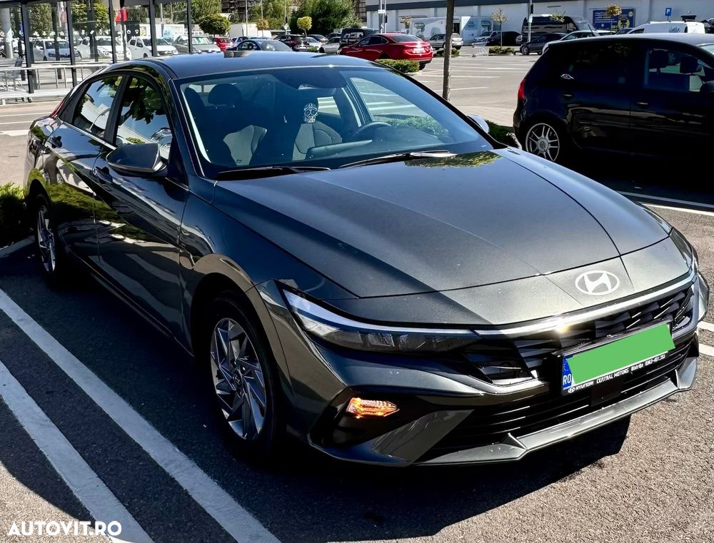 Hyundai Elantra 1.6 l 123 CP CVT Highway - 2