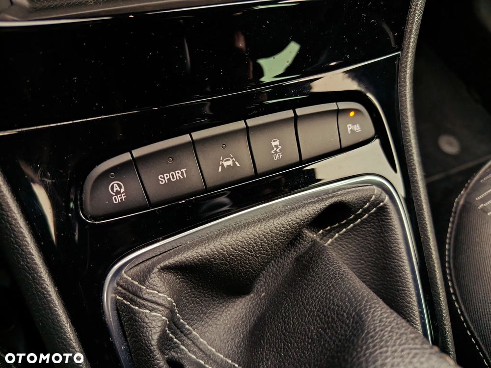 Opel Astra 1.6 D (CDTI) Start/Stop Dynamic - 28