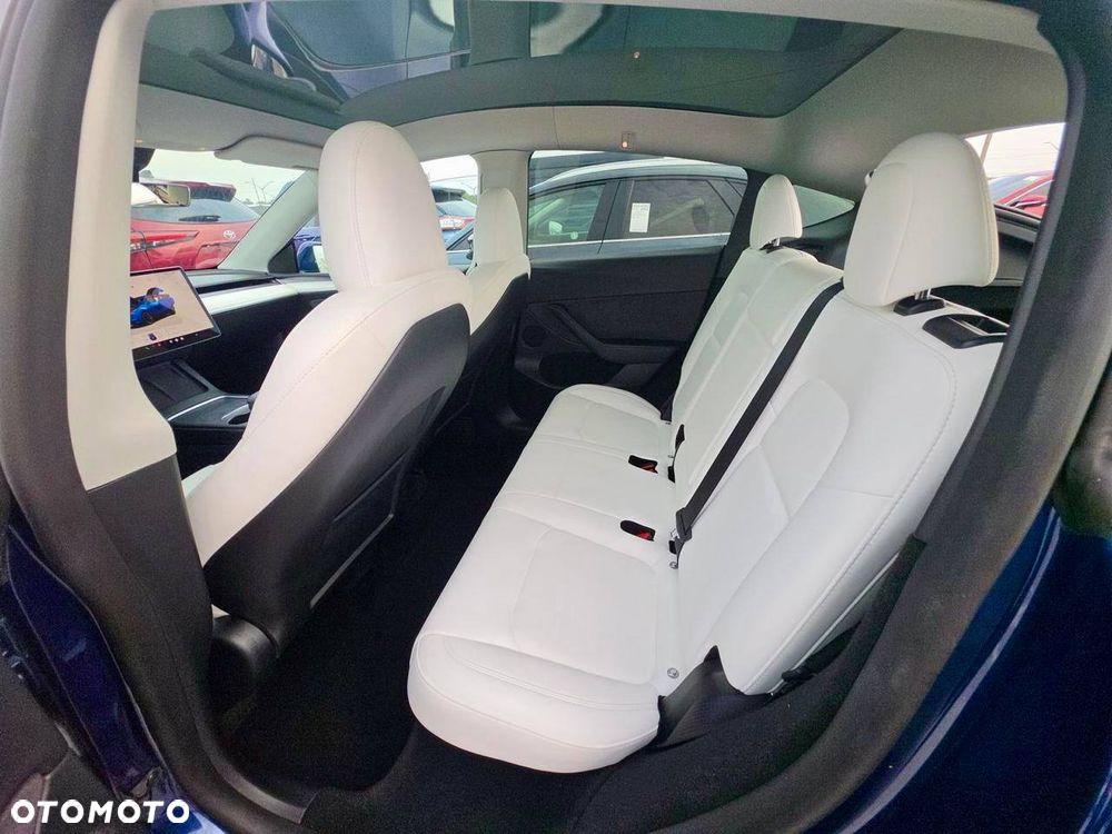 Tesla Model Y Long Range Dual Motor AWD - 14