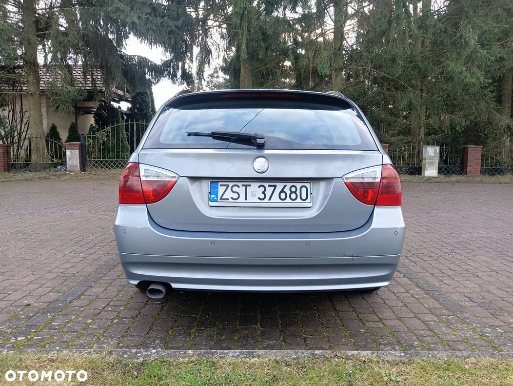 BMW Seria 3 318d DPF - 4