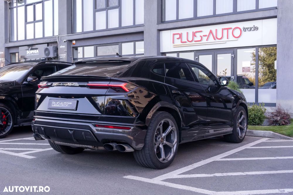 Lamborghini URUS Standard - 12
