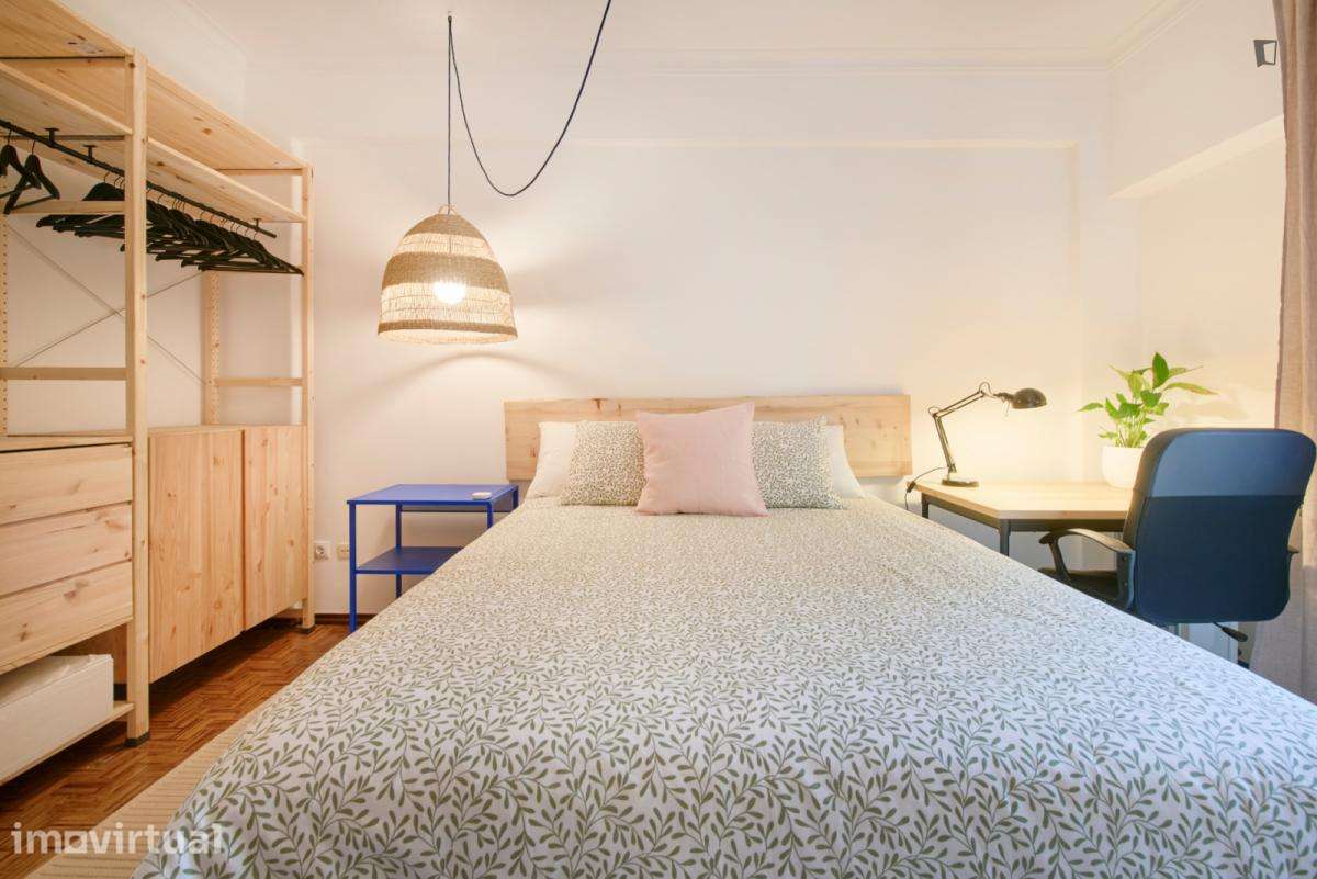 Quarto - localizado em Benfica Lisbon - Grande imagem: 4/17