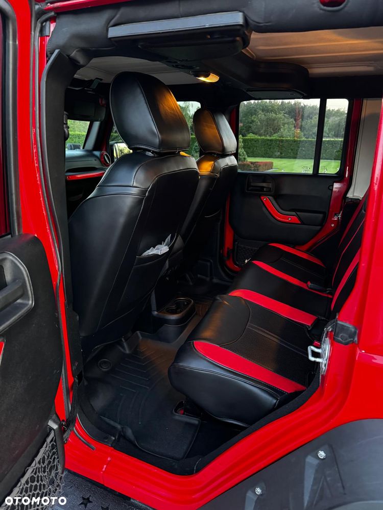 Jeep Wrangler 3.6 Unlim Sahara - 12