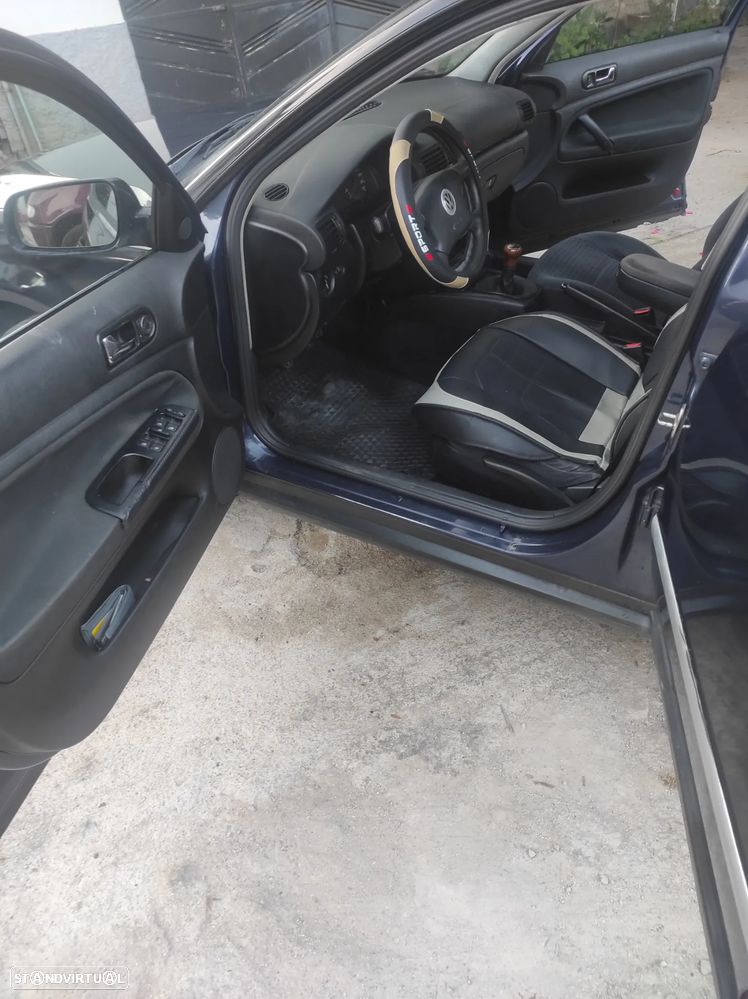 VW Passat 1.9 TDi Confl. Top EC - 8