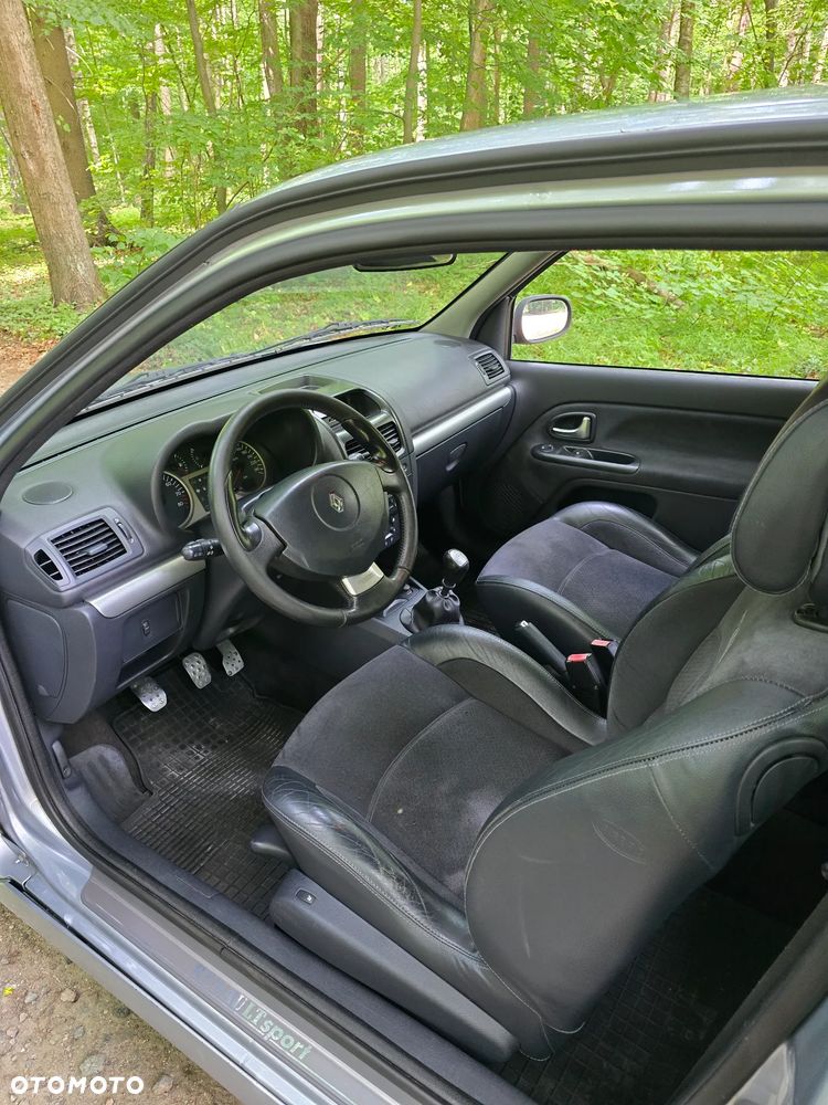 Renault Clio - 8
