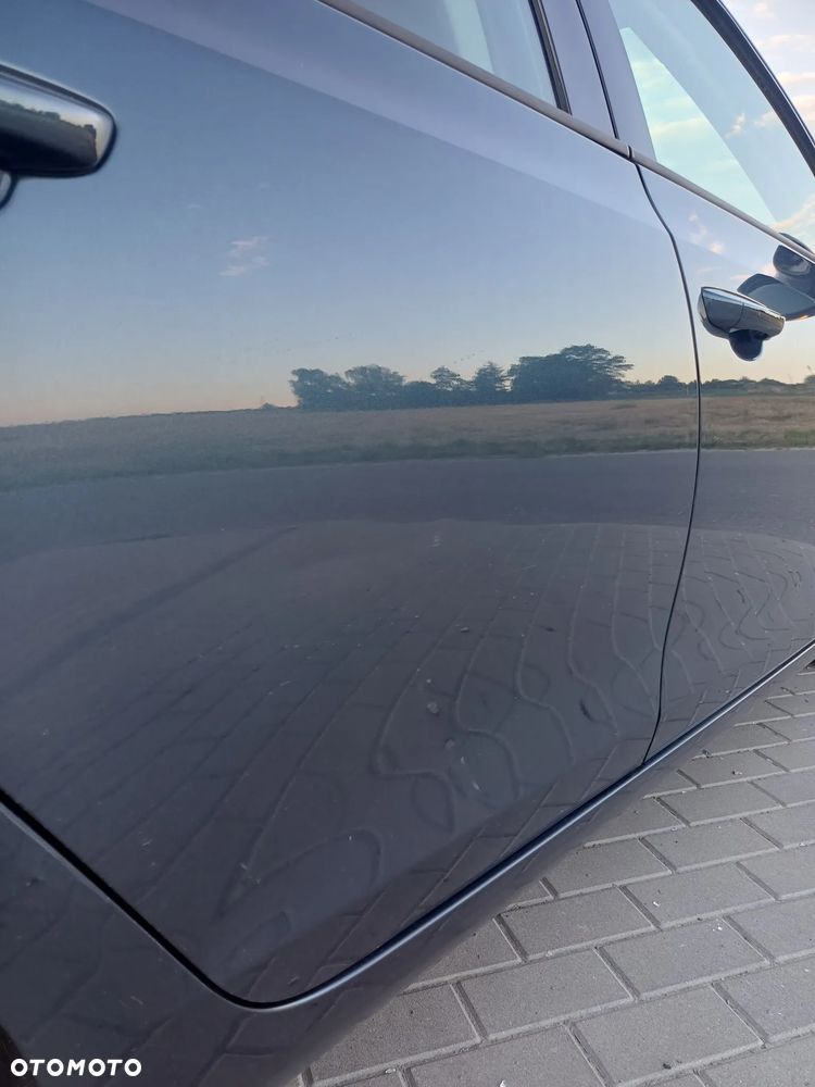 Volkswagen Golf 2.0 TDI DPF Comfortline - 9