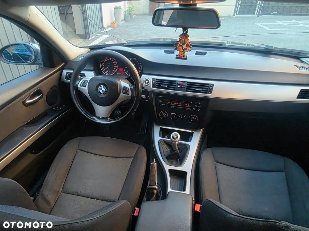 BMW Seria 3 - 28