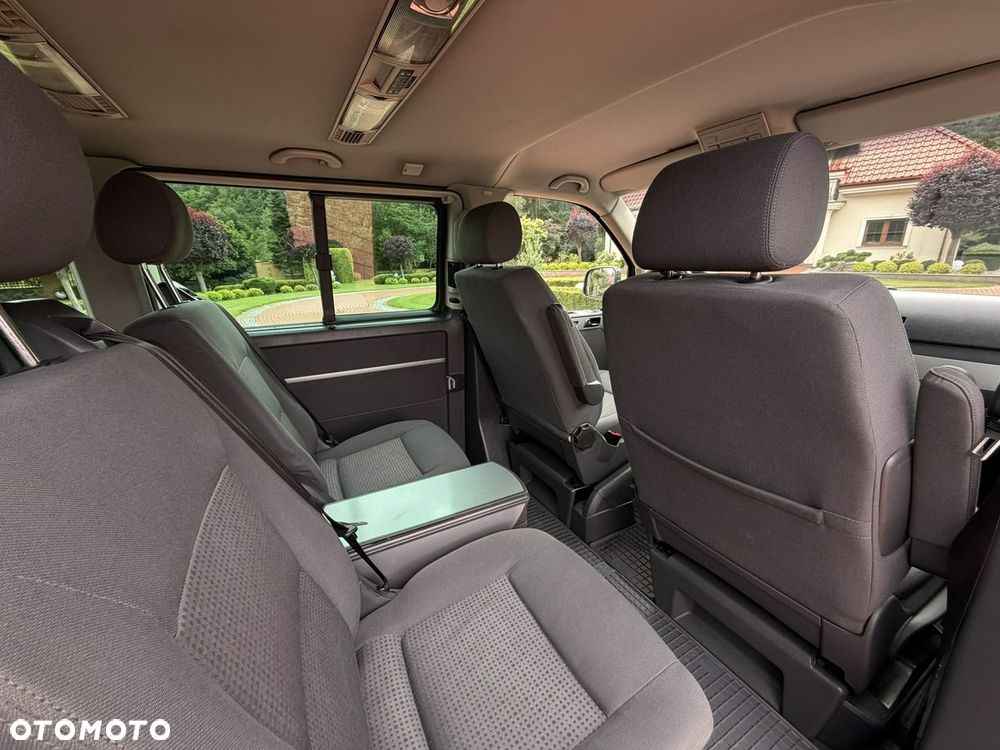 Volkswagen Multivan - 25