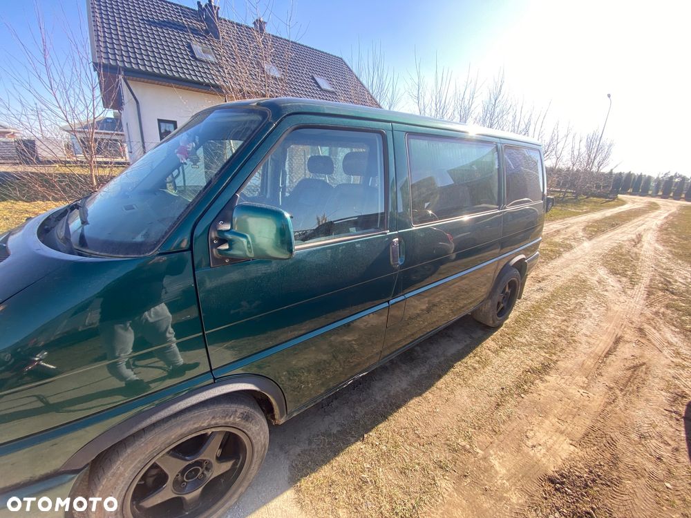 Volkswagen Caravelle - 2