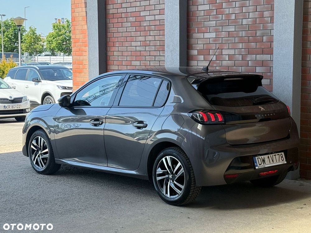 Peugeot 208 - 6