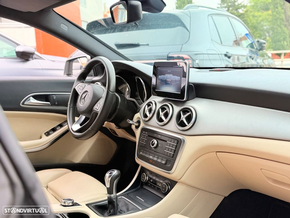 Mercedes-Benz CLA 180 d Peak Edition - 11