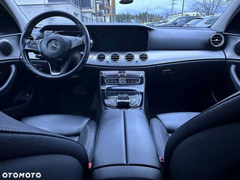 Mercedes-Benz Klasa E 220 d 9G-TRONIC - 16
