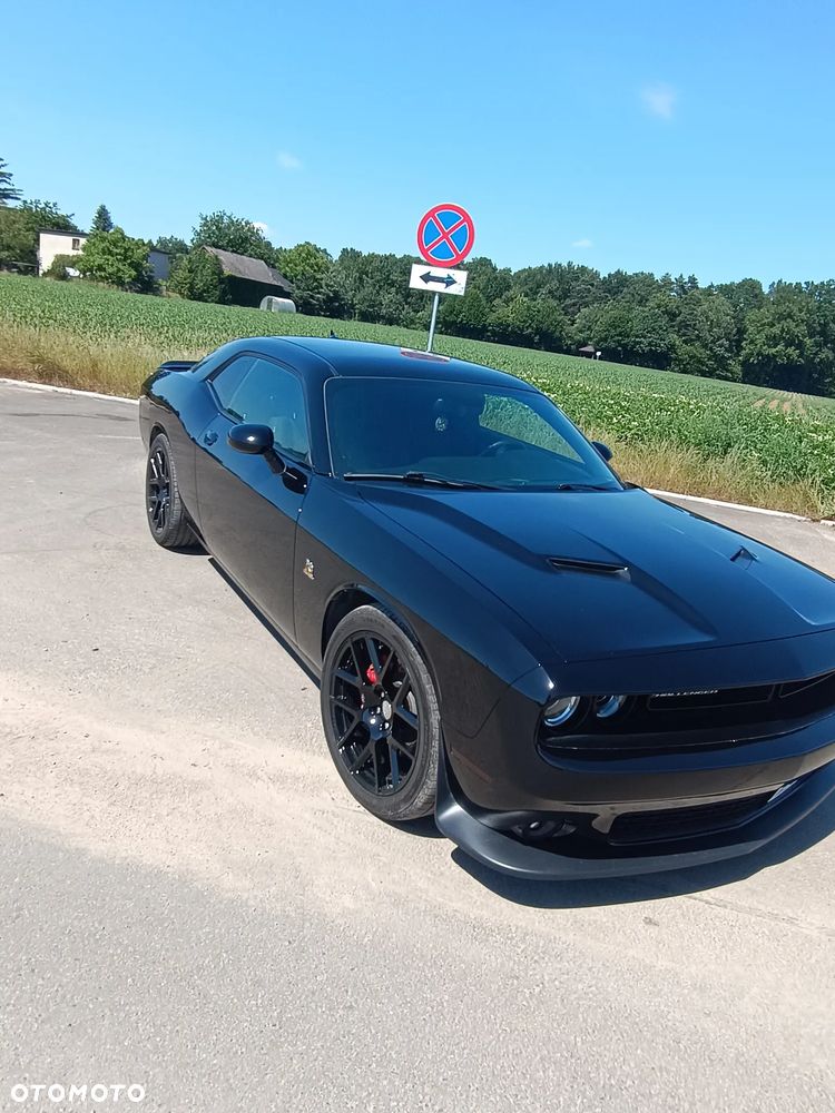 Dodge Challenger - 9