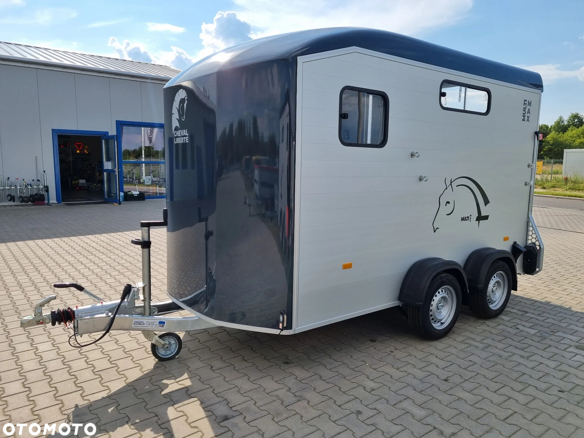 Cheval Liberte Multimax przyczepa na dwa konie | duża siodlarnia | drzwi boczne | 2600 kg DMC | 380×181 cm  |  ALUMINIOWA | Debon | dostawa | mocna i solidna | - 10