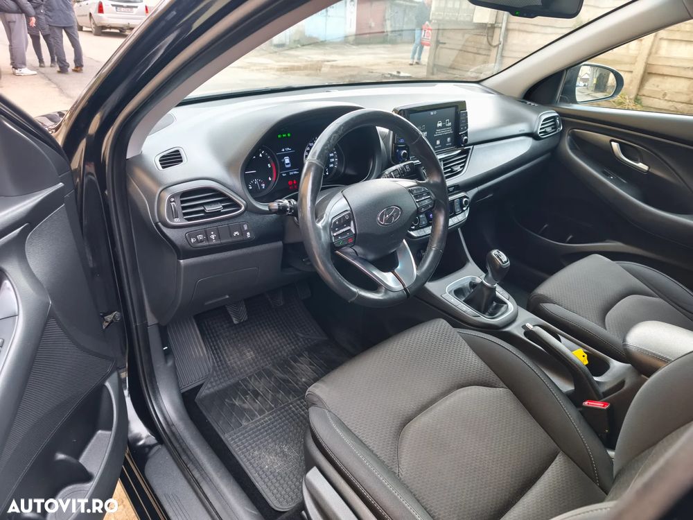 Hyundai i30 Kombi 1.6 CRDI Premium - 9