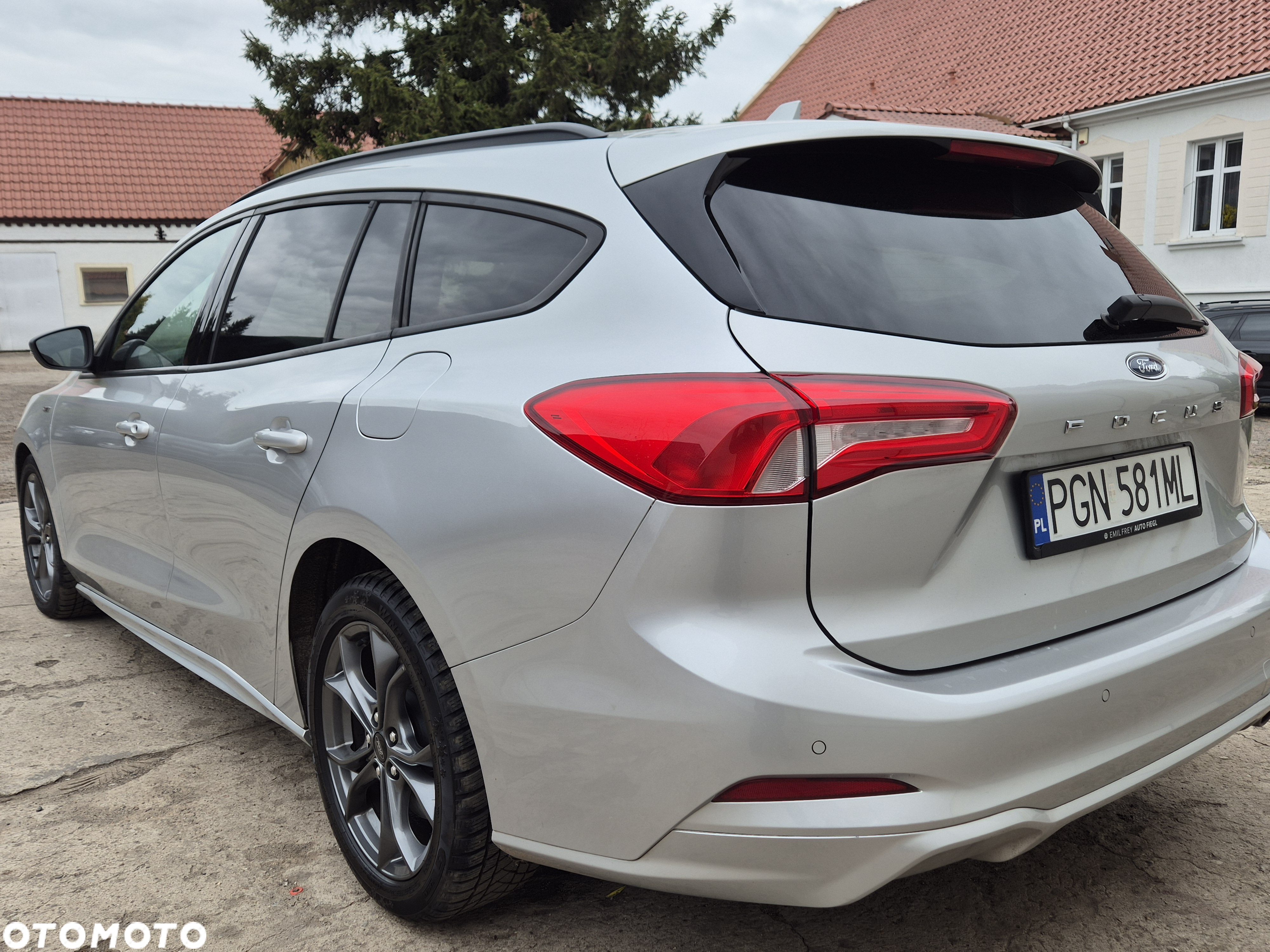 Ford Focus Turnier 1.5 TDCi DPF Start-Stopp-System ST-Line - 23