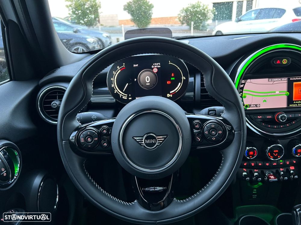 MINI 5 Portas Cooper Auto - 19