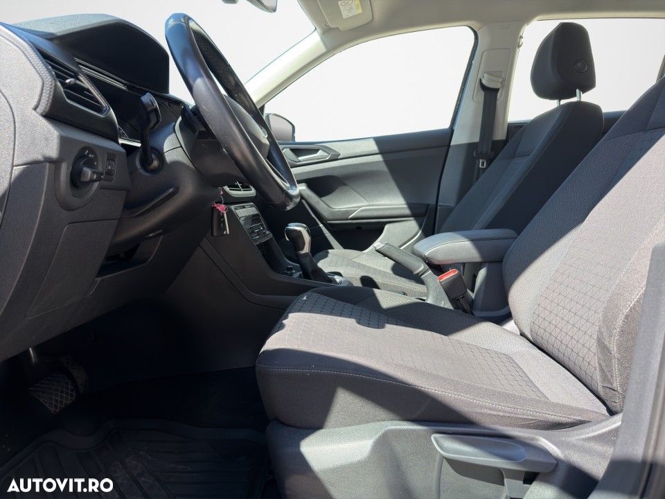 Volkswagen T-Cross - 13