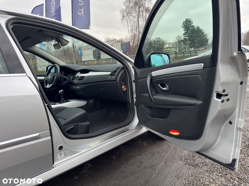 Renault Laguna dCi 110 FAP Expression - 22