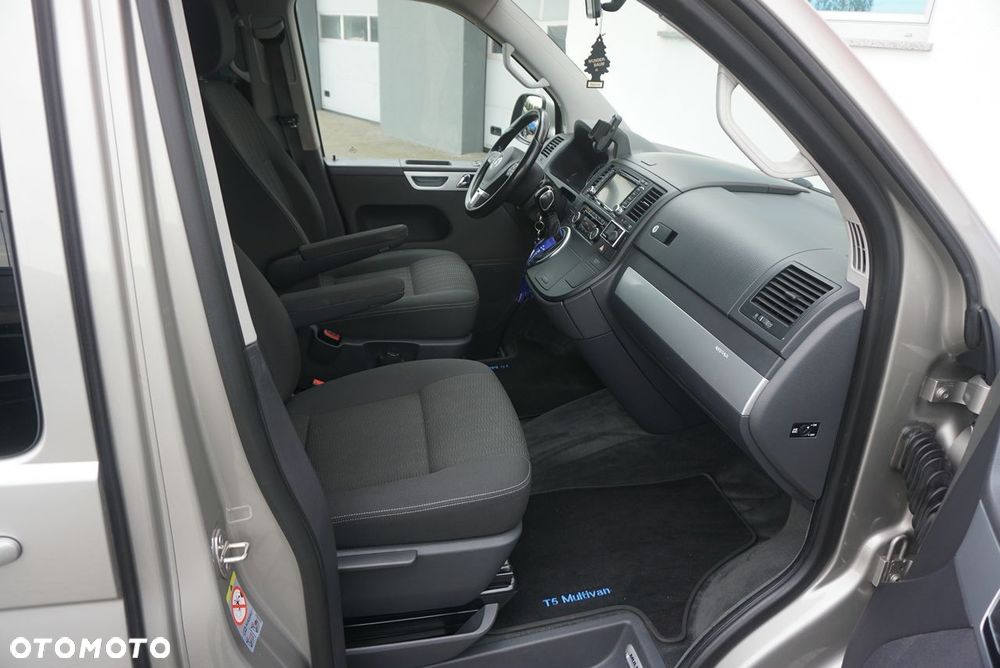 Volkswagen Multivan - 18