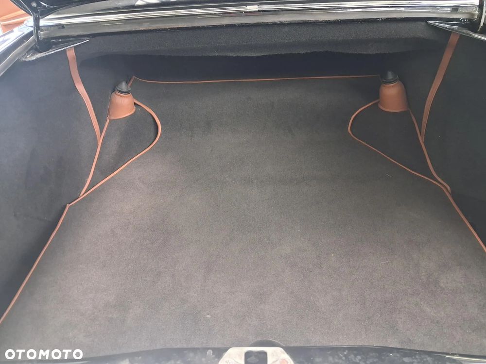 Mercedes-Benz 280 - 16