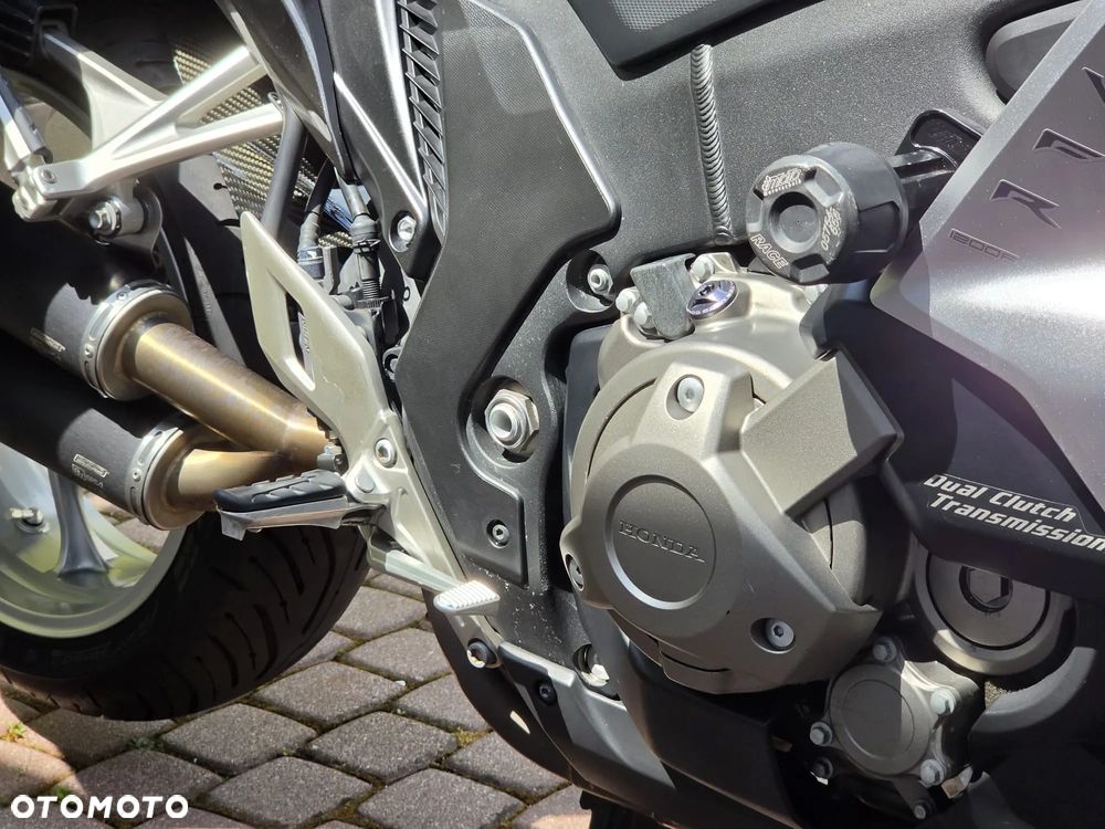 Honda VFR - 8