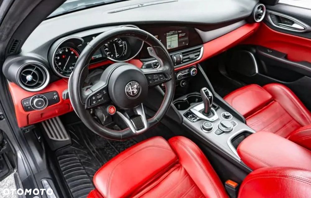 Alfa Romeo Giulia - 9