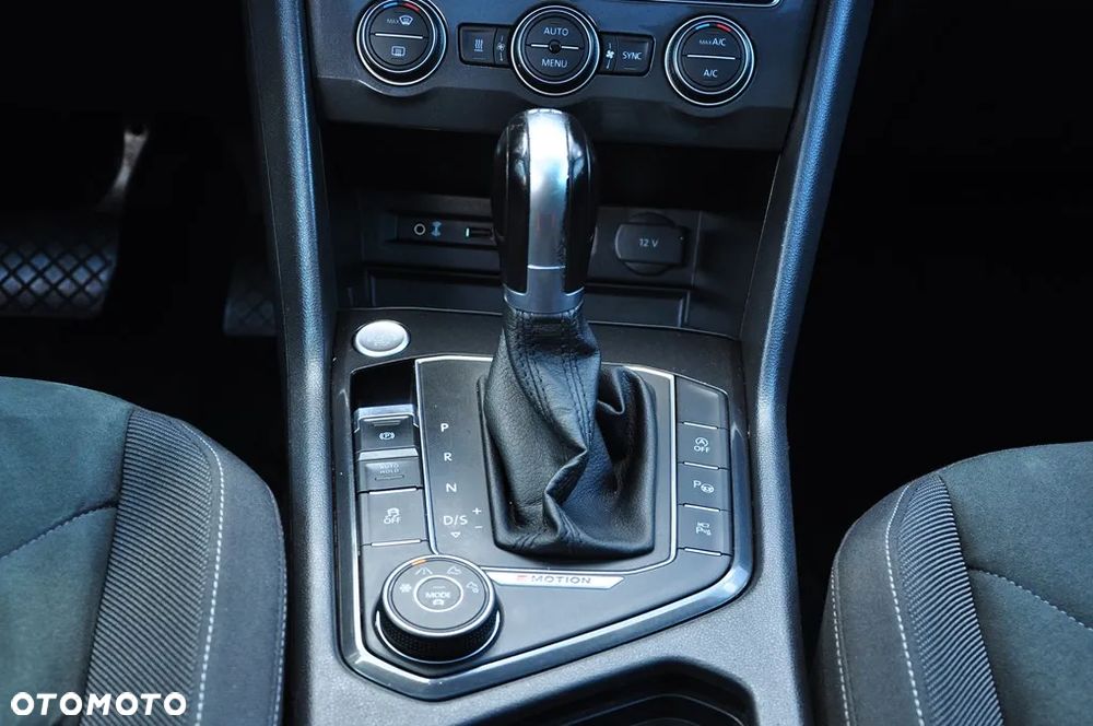 Volkswagen Tiguan 2.0 TDI SCR 4MOTION DSG Highline - 37