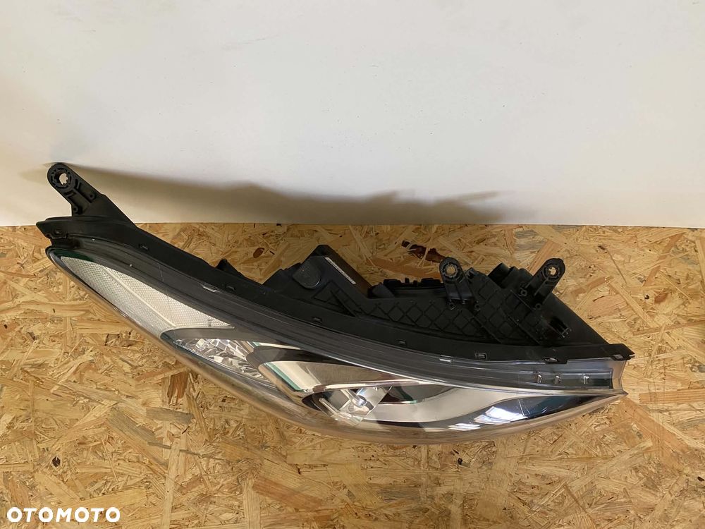 LAMPA PRAWA PRZÓD ZWYKŁA SOCZEWKA HYUNDAI i30 II 2011-2017 92102-A6030  GDe - 2