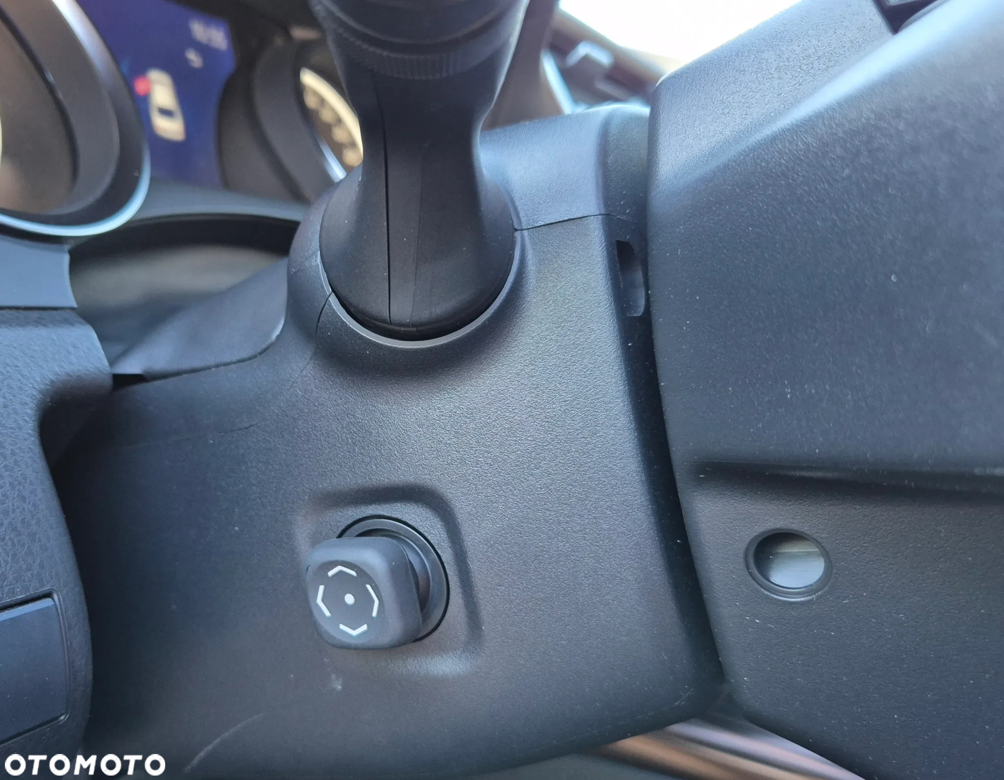 Toyota Camry 2.5 Hybrid Executive CVT - 12