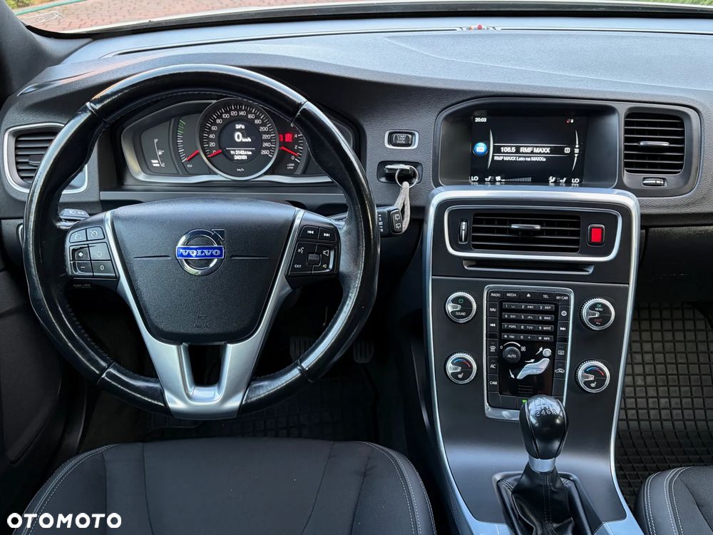 Volvo V60 D3 Momentum - 6