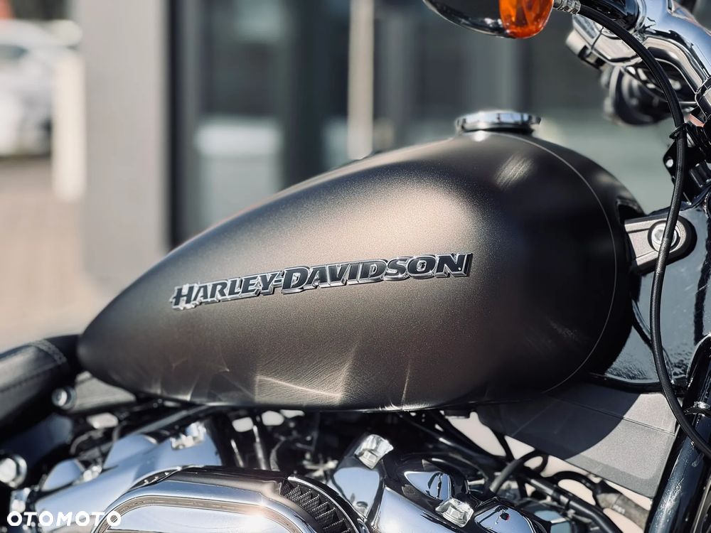 Harley-Davidson Softail Breakout - 7