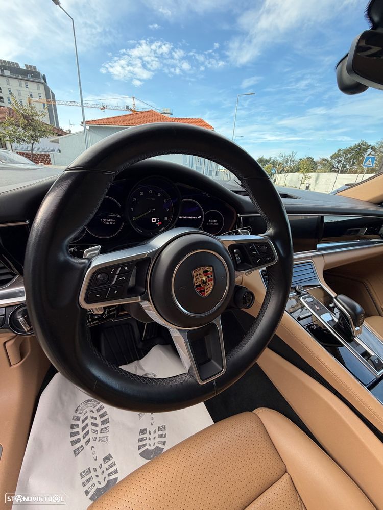 Porsche Panamera Sport Turismo 4 E-Hybrid 10 Years Edition - 16