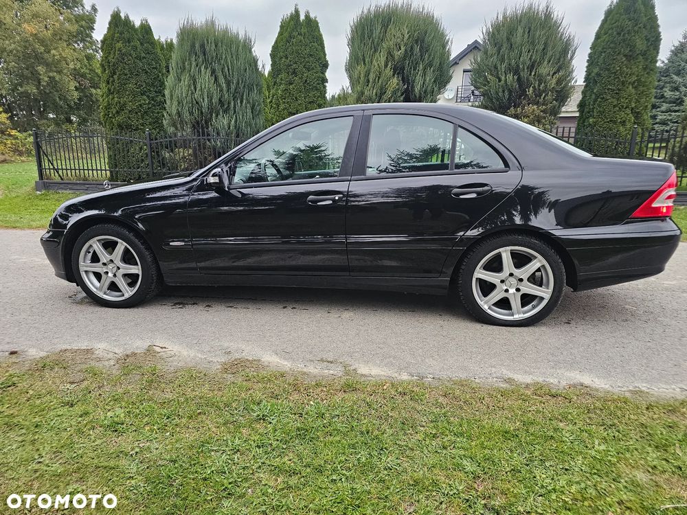 Mercedes-Benz Klasa C 180 Kompressor Classic Sport Edition - 34
