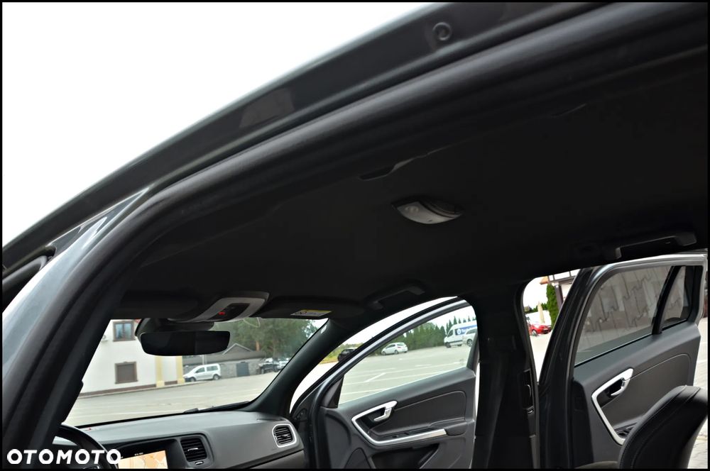 Volvo V60 D2 Drive-E R-Design Momentum - 33