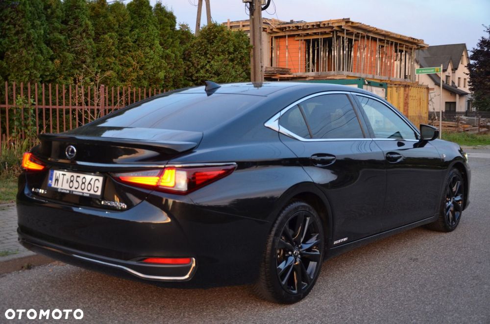 Lexus ES 300h F Sport - 6