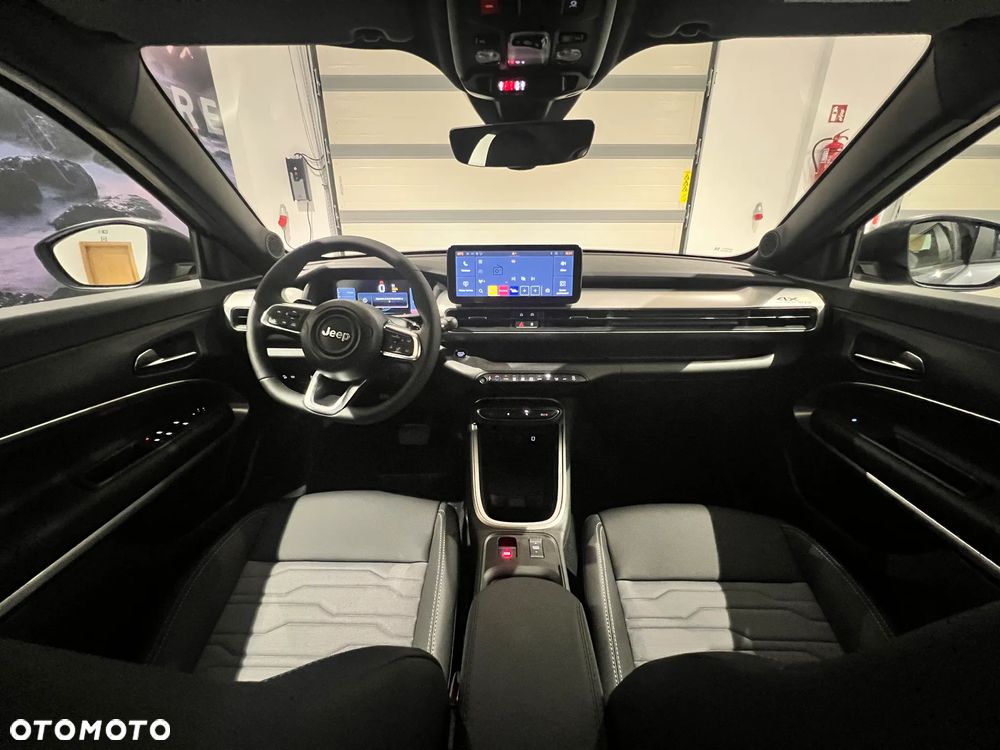 Jeep Avenger 1.2 T3 mHEV Upland 4xe eDCT6 - 8