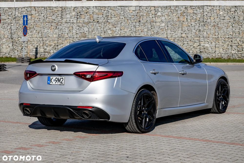 Alfa Romeo Giulia 2.0 Turbo 16V AT8-Q4 Ti - 6