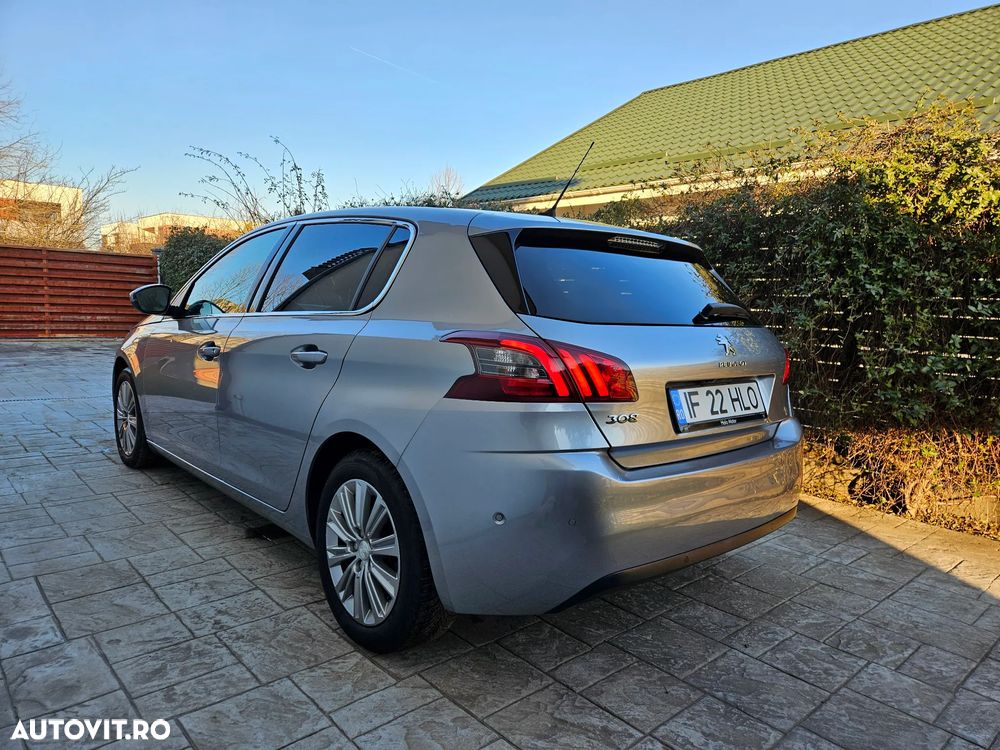 Peugeot 308 1.2 L PureTech Turbo Allure - 4