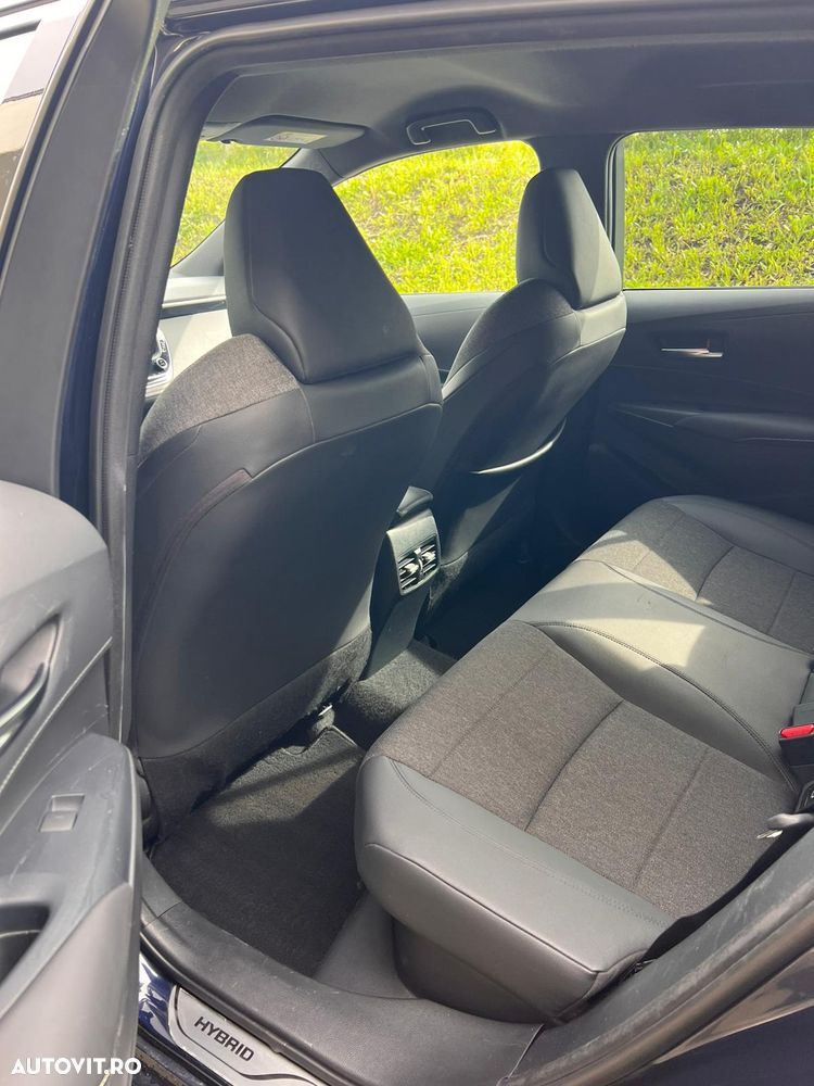 Toyota Corolla 1.8 HSD Business Plus - 12